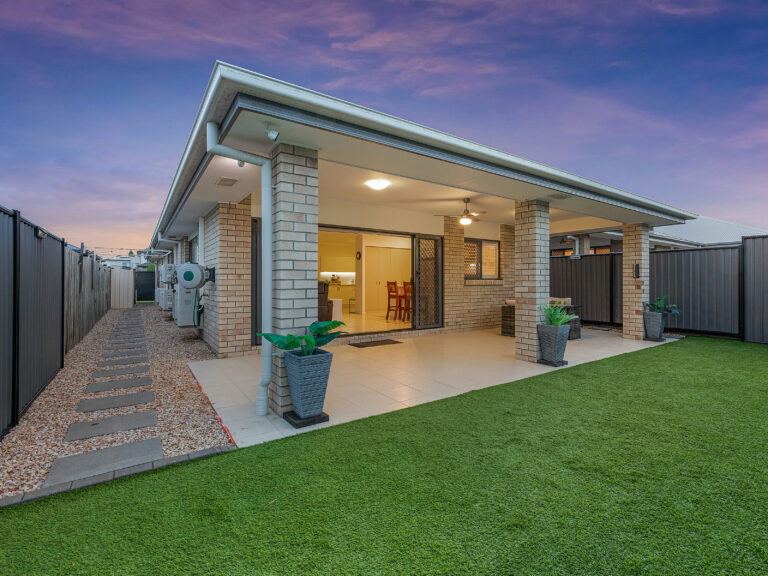 15 Silky Oak Street, Ripley, QLD 4306
