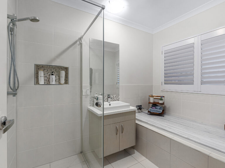 15 Silky Oak Street, Ripley, QLD 4306
