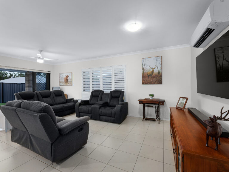 15 Silky Oak Street, Ripley, QLD 4306