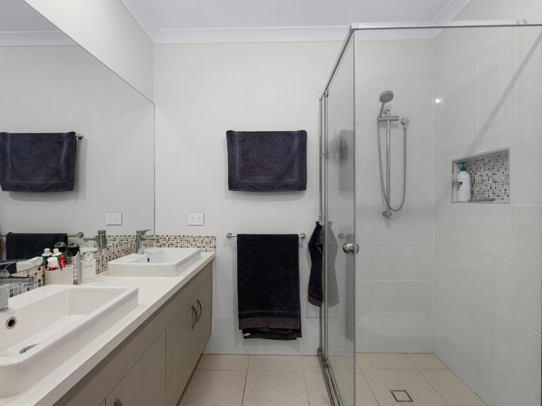 15 Silky Oak Street, Ripley, QLD 4306