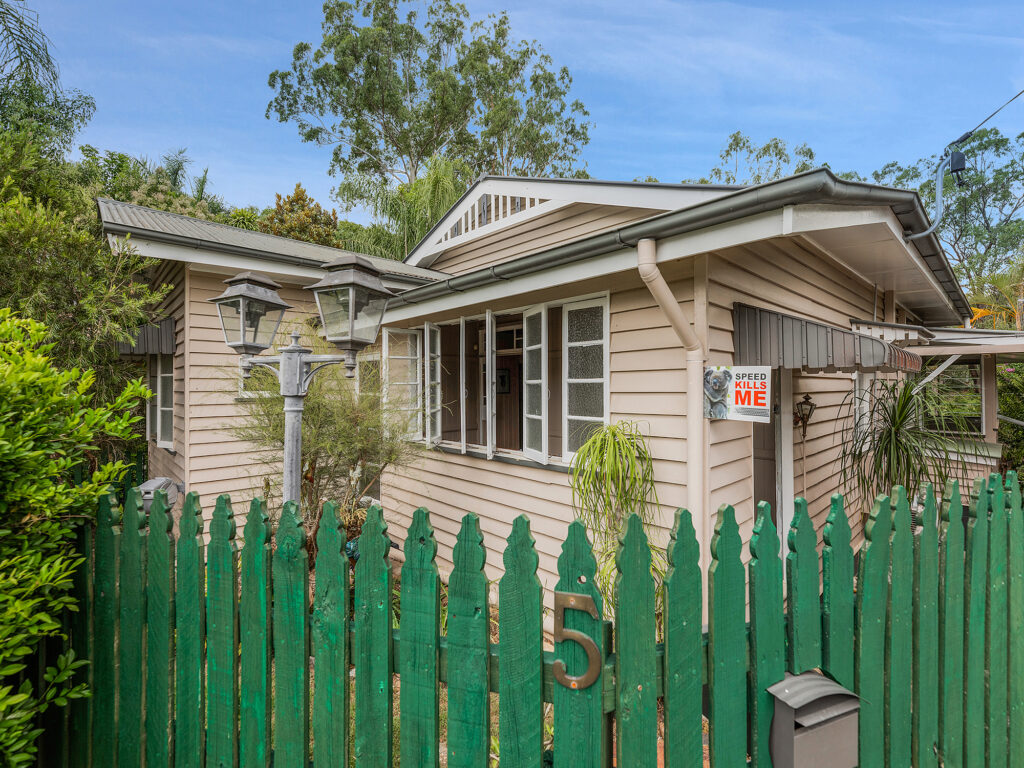 5 Rowland Terrace, Sadliers Crossing, QLD 4305