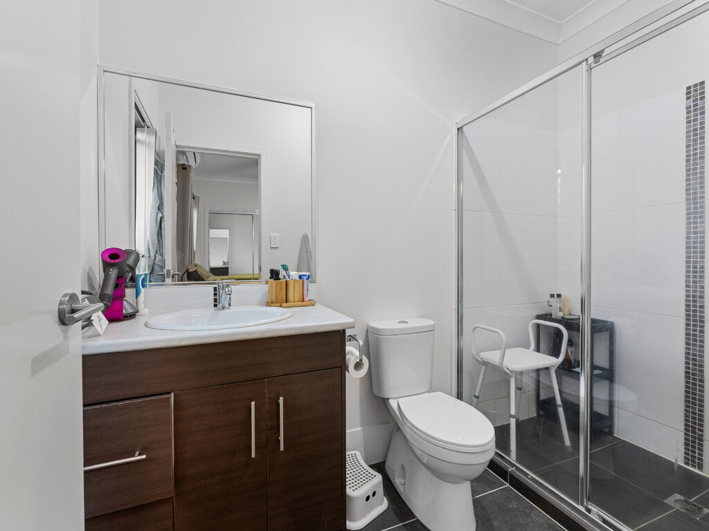 5 Gelu Court, Springfield Lakes, QLD 4300