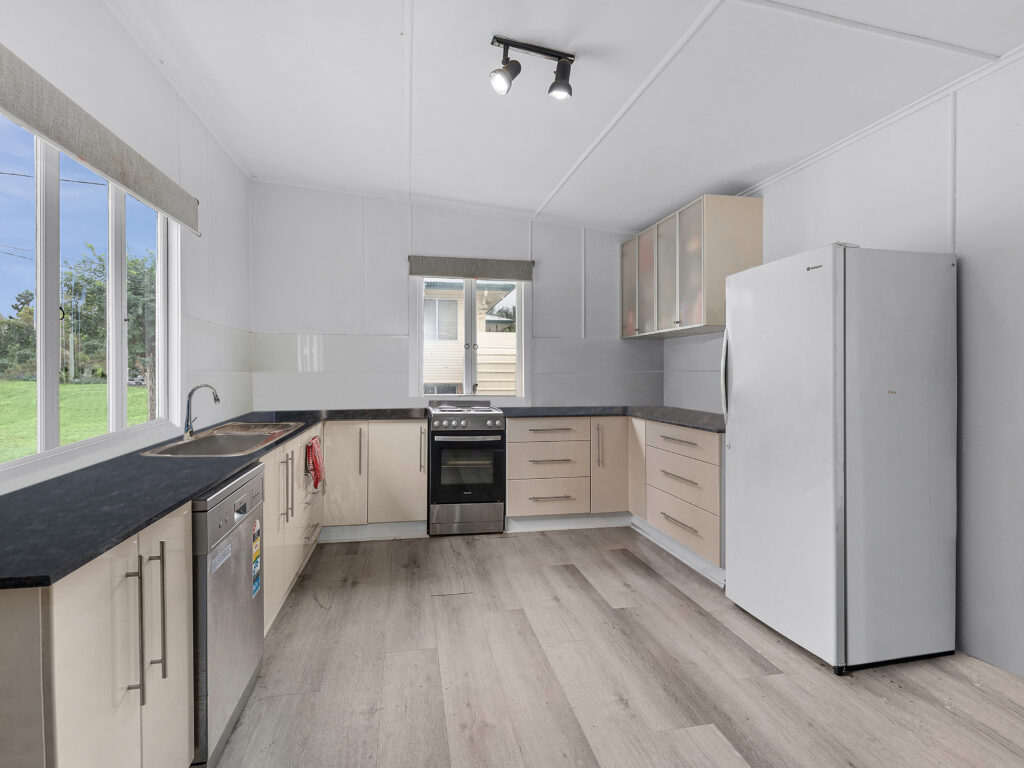 15 Bottomley Street, Brassall, QLD 4305