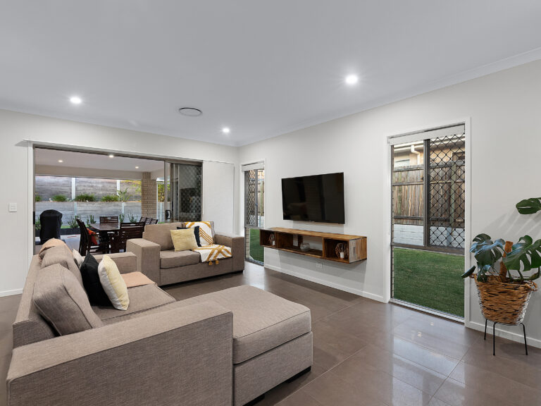 128 Parkway Avenue, South Ripley, QLD 4306