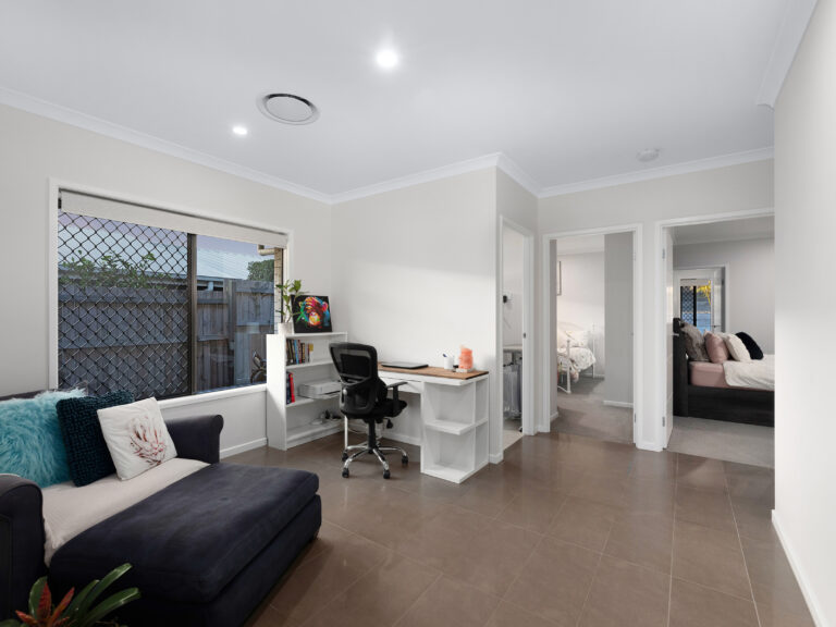 128 Parkway Avenue, South Ripley, QLD 4306