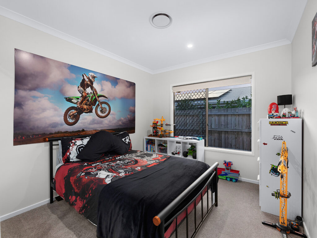 128 Parkway Avenue, South Ripley, QLD 4306