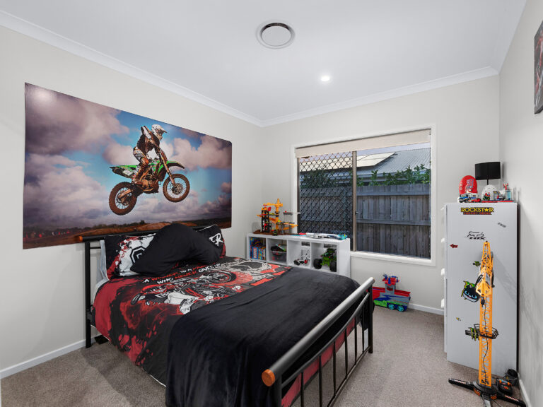 128 Parkway Avenue, South Ripley, QLD 4306