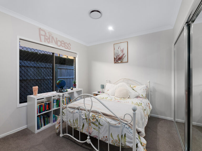 128 Parkway Avenue, South Ripley, QLD 4306