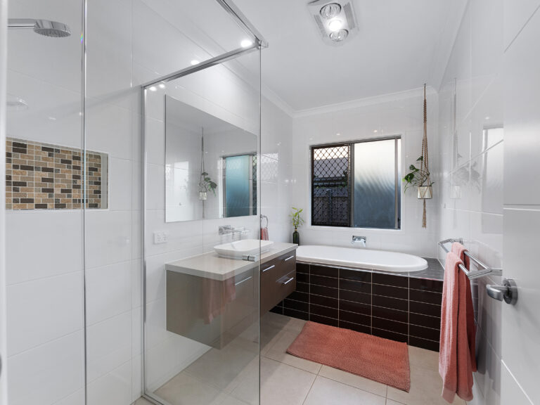 128 Parkway Avenue, South Ripley, QLD 4306