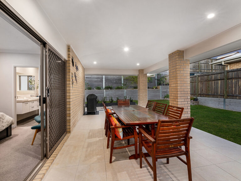 128 Parkway Avenue, South Ripley, QLD 4306