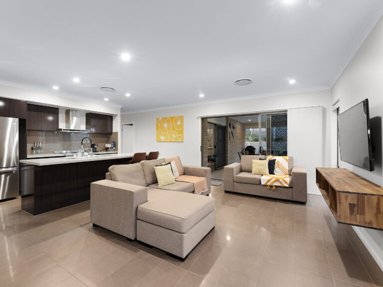 128 Parkway Avenue, South Ripley, QLD 4306