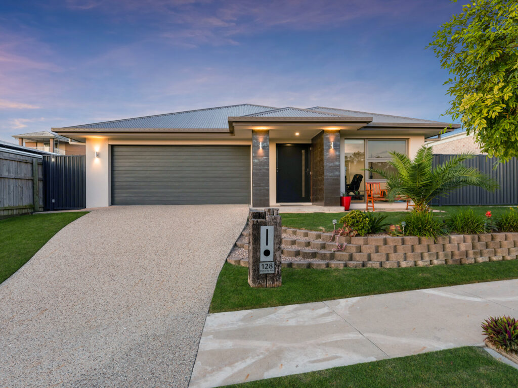 128 Parkway Avenue, South Ripley, QLD 4306