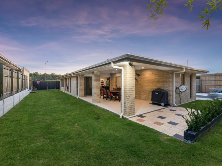 128 Parkway Avenue, South Ripley, QLD 4306