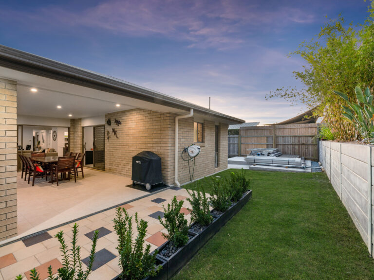 128 Parkway Avenue, South Ripley, QLD 4306
