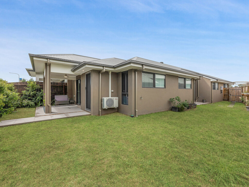 17 Amber Circuit, Ripley, QLD 4306