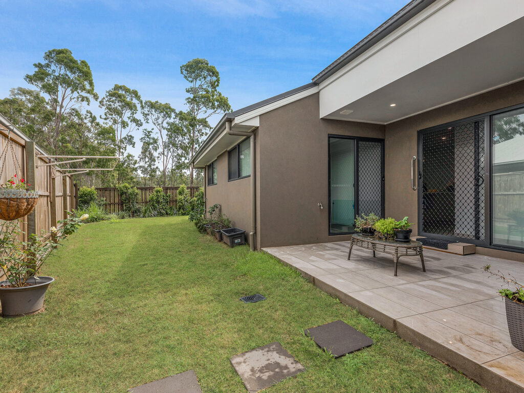 17 Amber Circuit, Ripley, QLD 4306