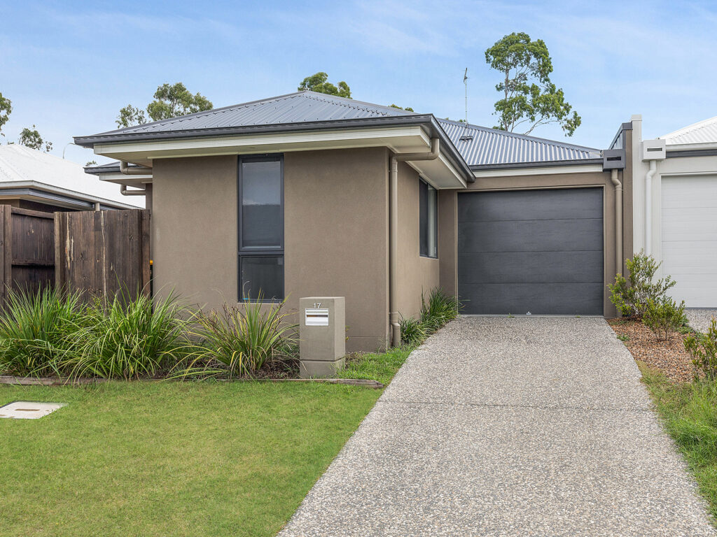 17 Amber Circuit, Ripley, QLD 4306