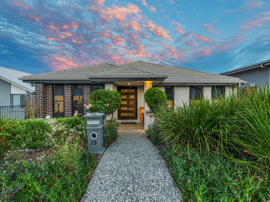 19 Brooking Rise, Ripley, QLD 4306