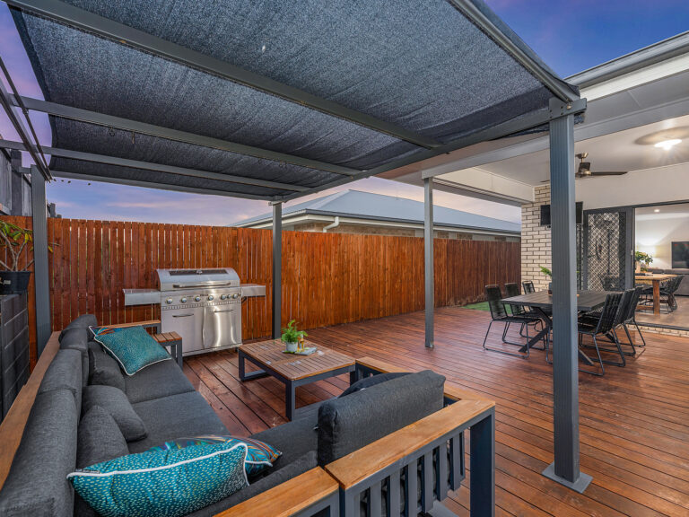 2 Waterfern Way, Ripley, QLD 4306