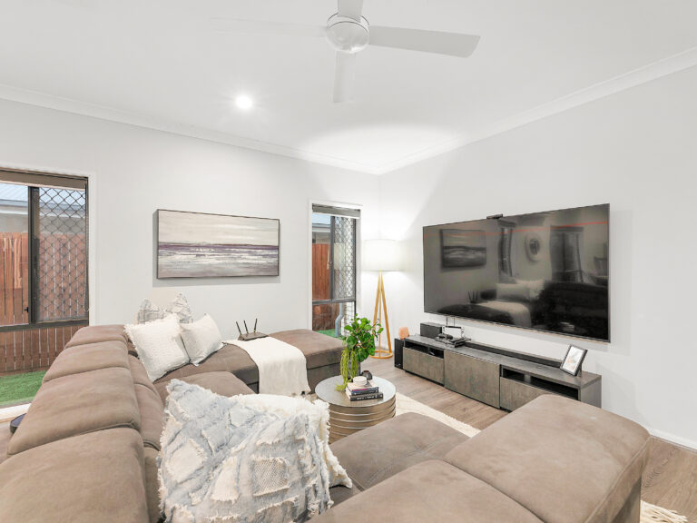 2 Waterfern Way, Ripley, QLD 4306