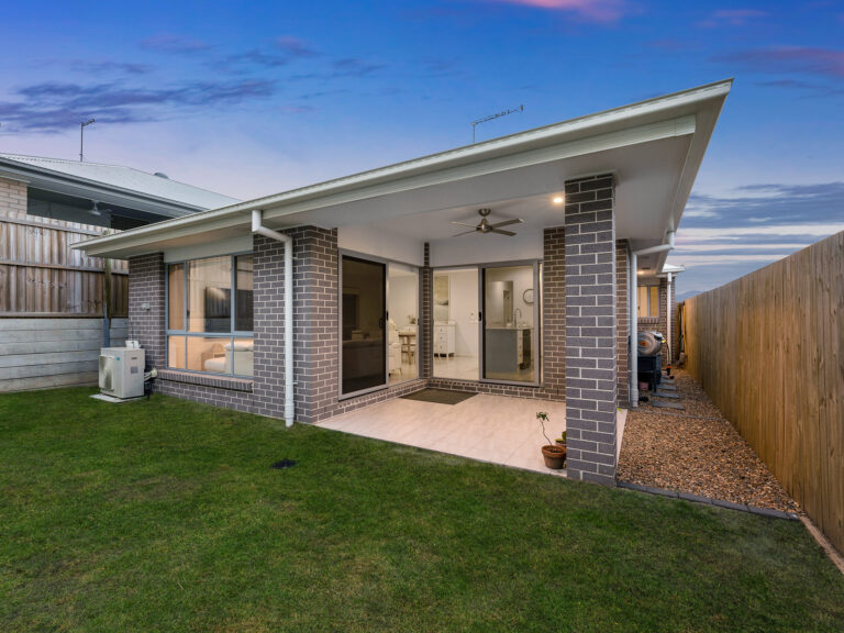 39 Cambridge Way, Ripley, QLD 4306