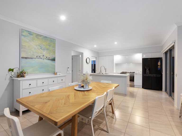 39 Cambridge Way, Ripley, QLD 4306