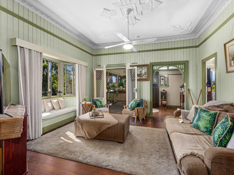 61 Brisbane Road, Newtown, QLD 4305