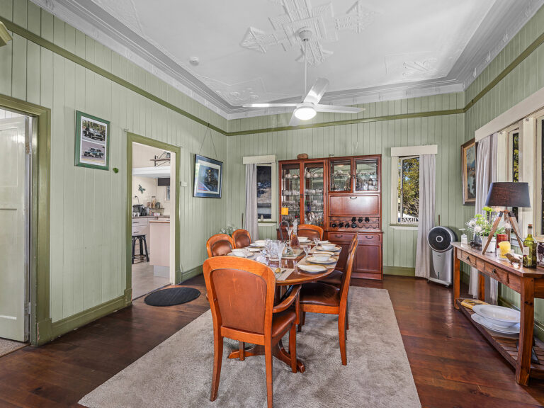 61 Brisbane Road, Newtown, QLD 4305