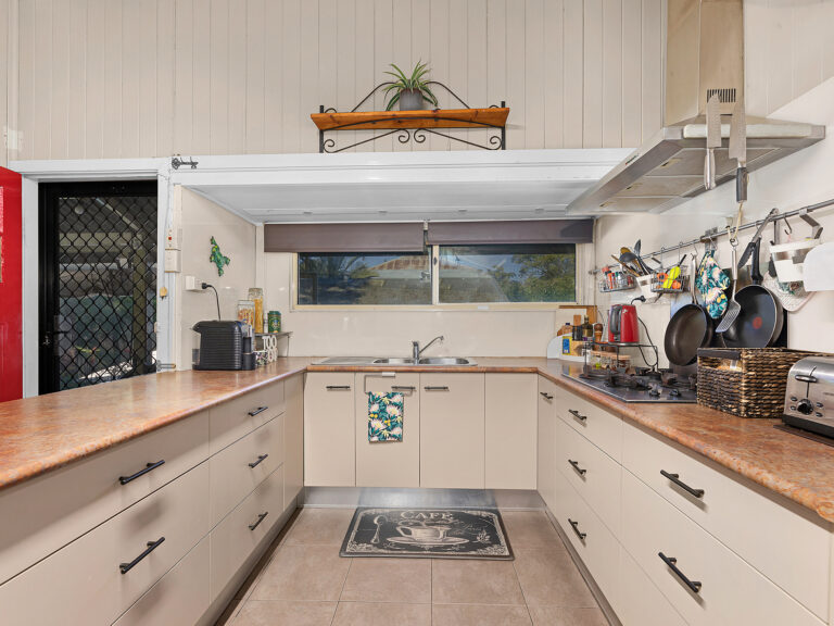 61 Brisbane Road, Newtown, QLD 4305