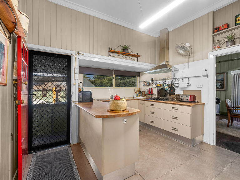 61 Brisbane Road, Newtown, QLD 4305