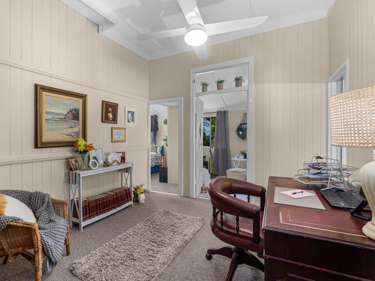 61 Brisbane Road, Newtown, QLD 4305