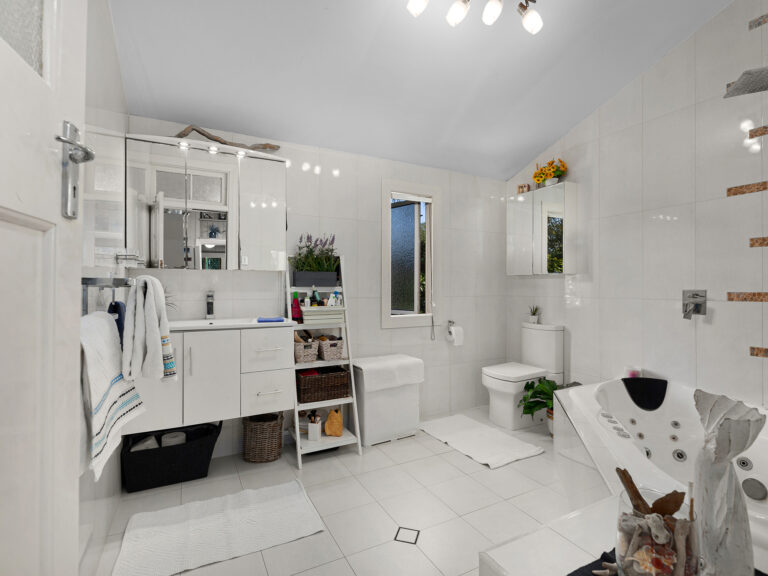 61 Brisbane Road, Newtown, QLD 4305