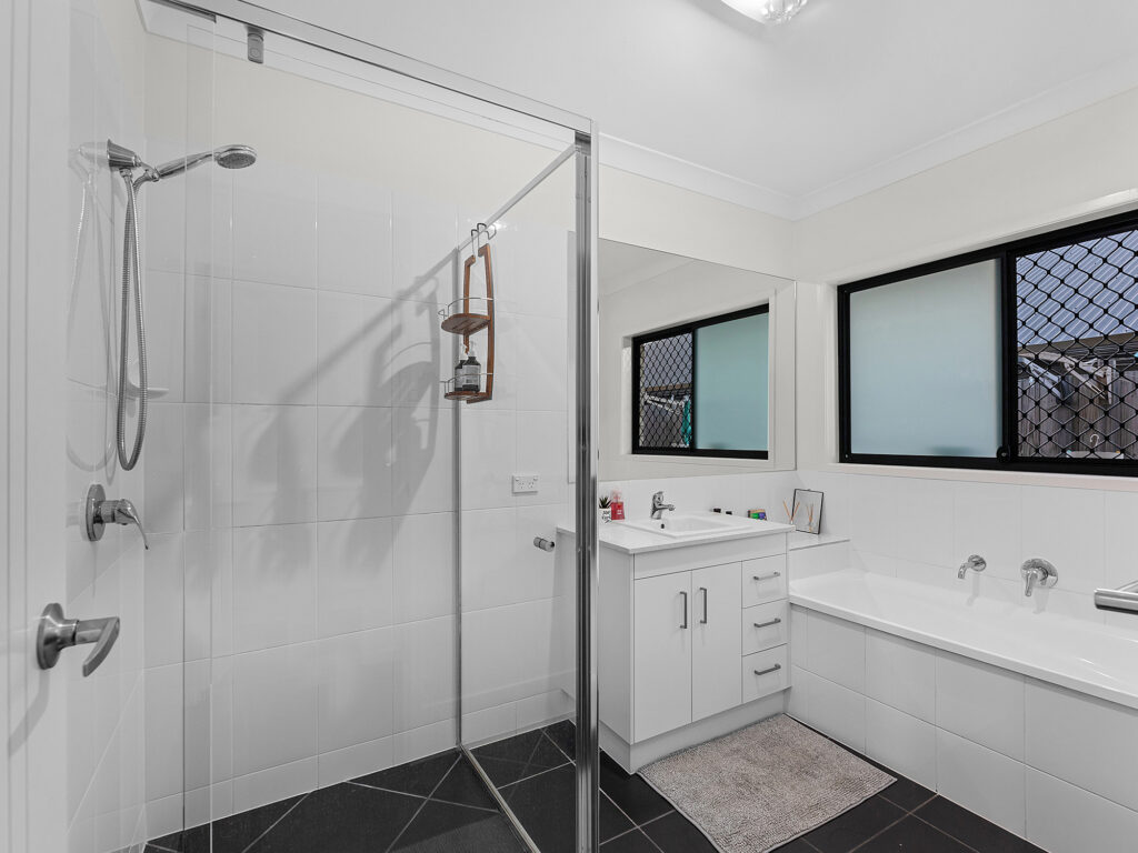 9 Heathcote Street, South Ripley, QLD 4306
