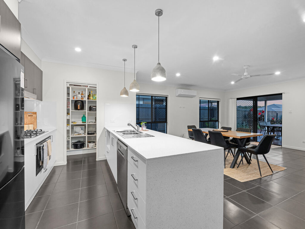 9 Heathcote Street, South Ripley, QLD 4306