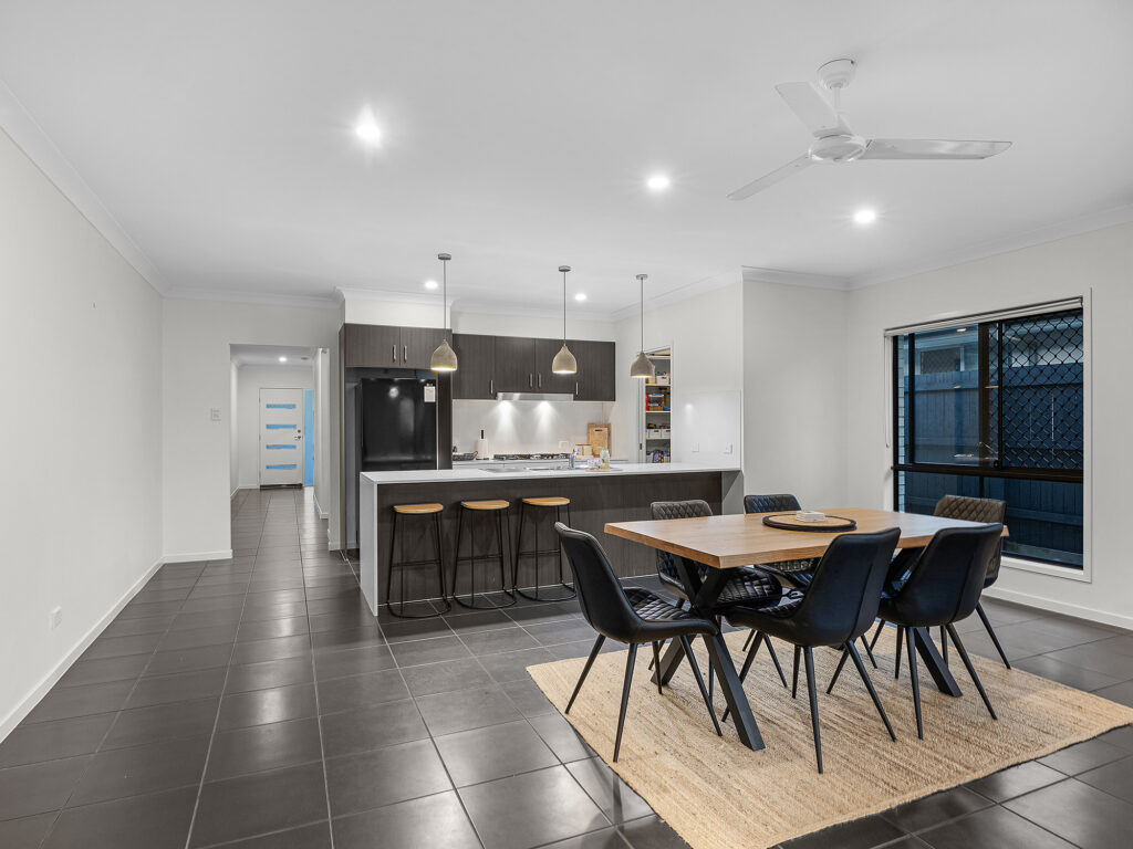 9 Heathcote Street, South Ripley, QLD 4306