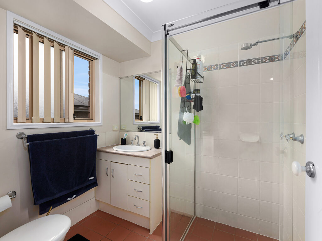 42 Banksia Drive, Raceview, QLD 4305