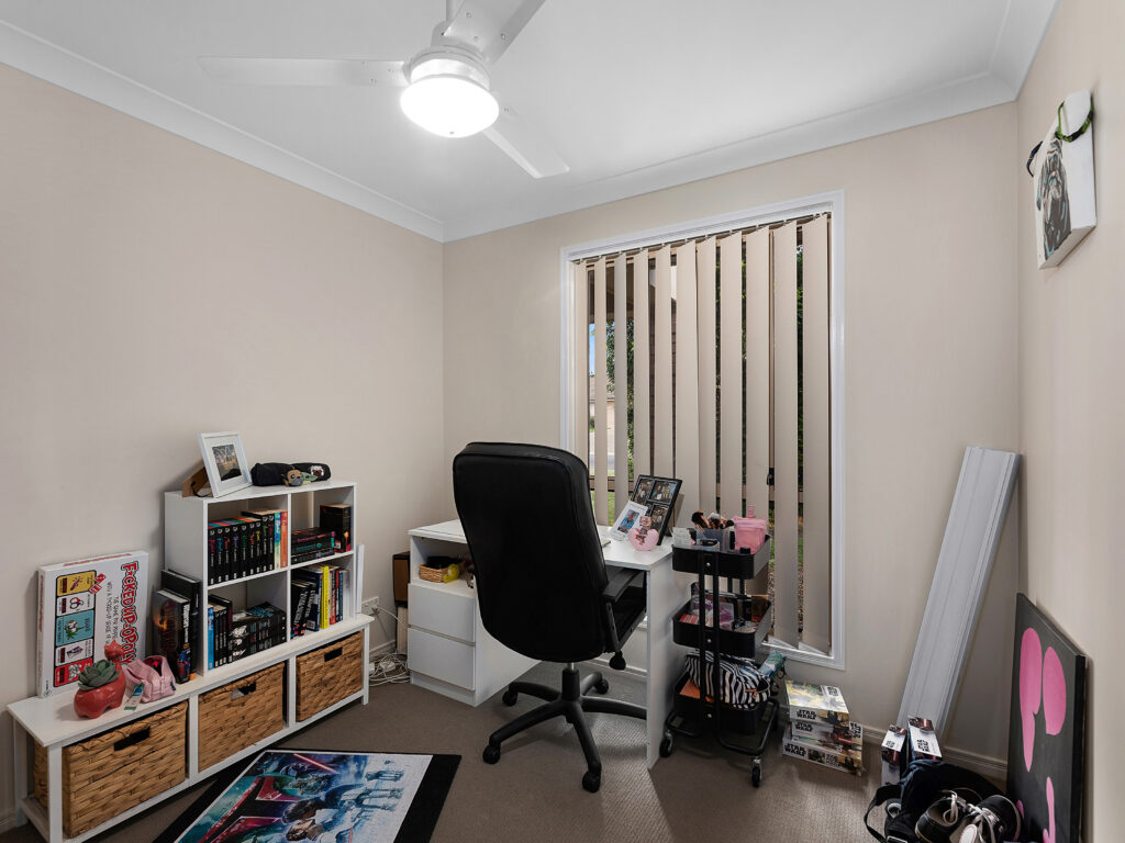 42 Banksia Drive, Raceview, QLD 4305