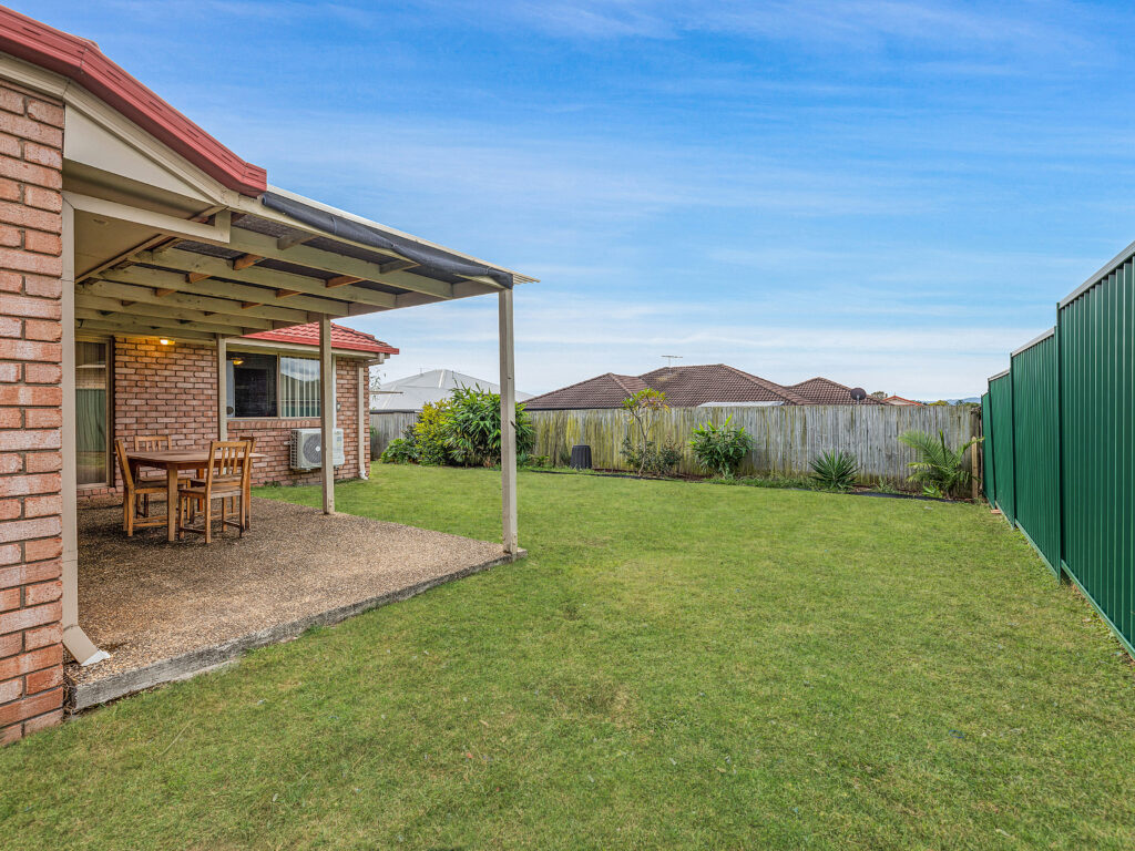 42 Banksia Drive, Raceview, QLD 4305