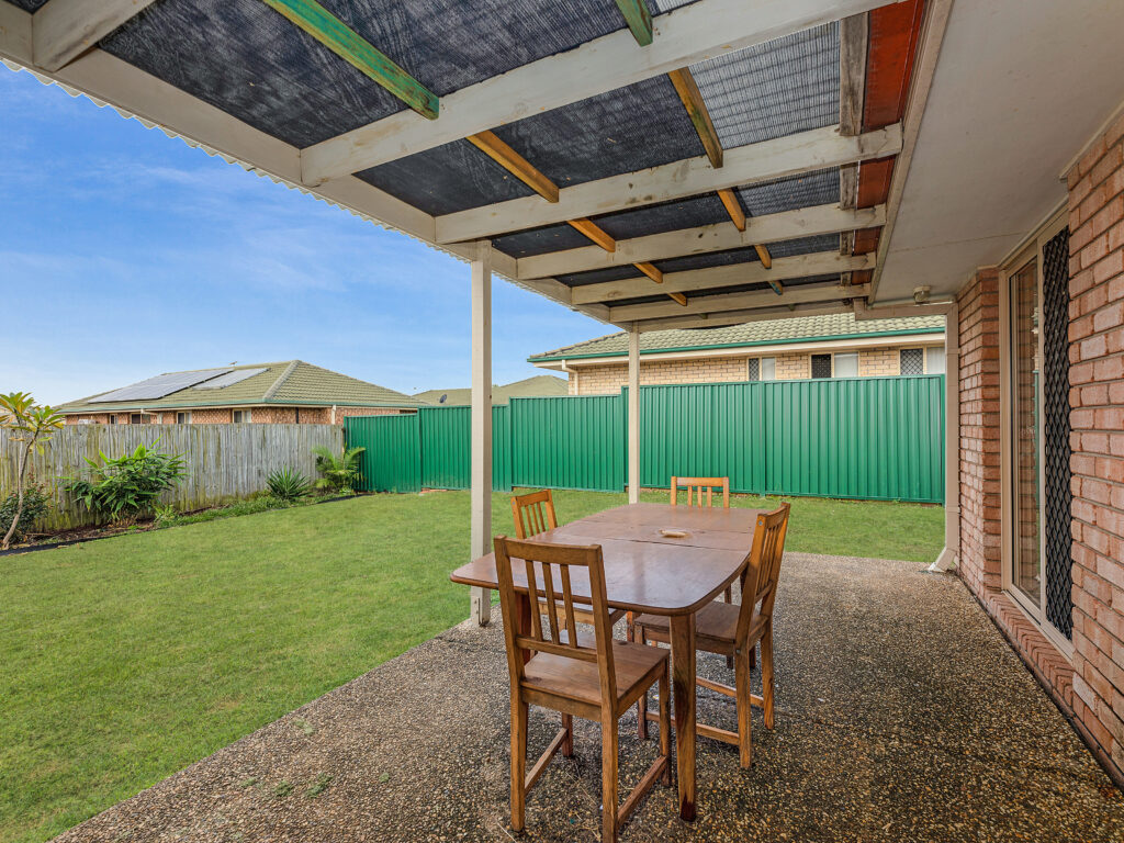 42 Banksia Drive, Raceview, QLD 4305