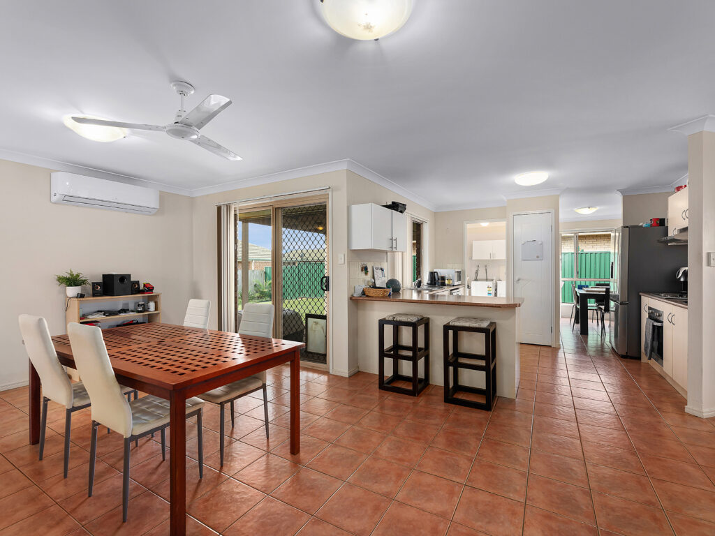 42 Banksia Drive, Raceview, QLD 4305