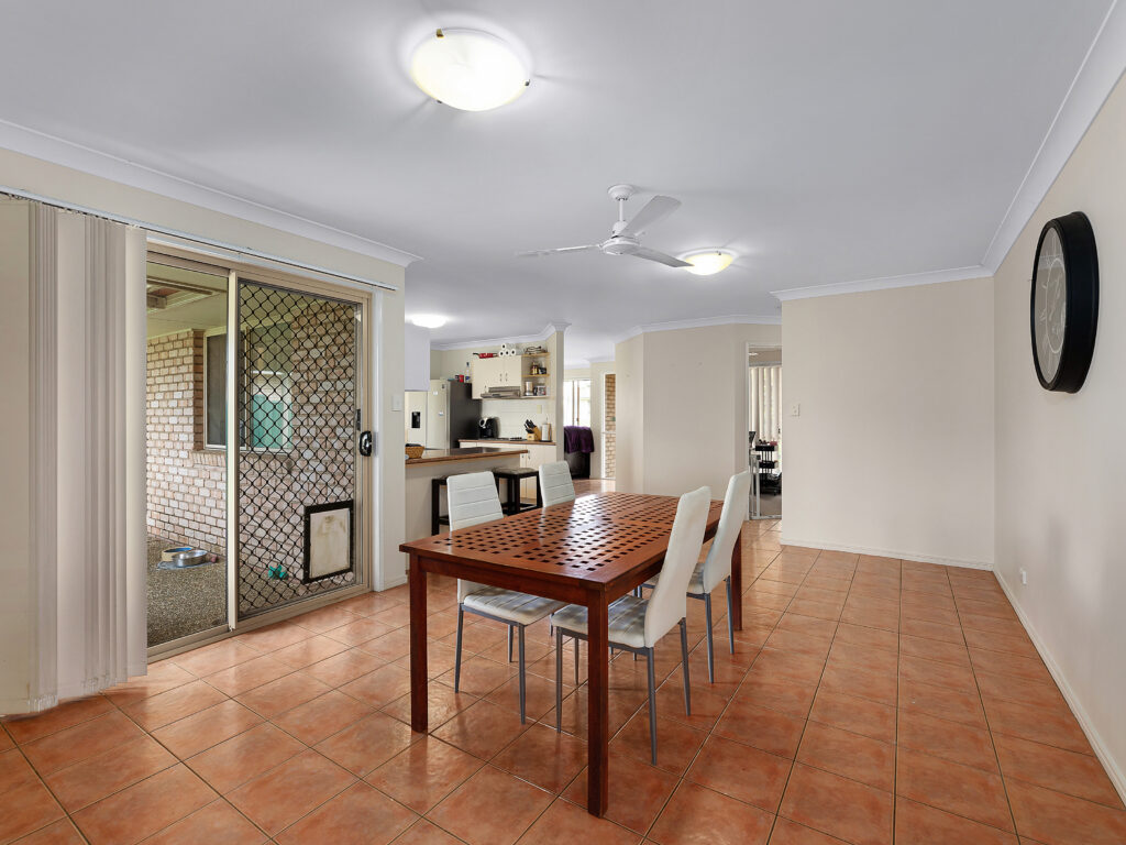 42 Banksia Drive, Raceview, QLD 4305