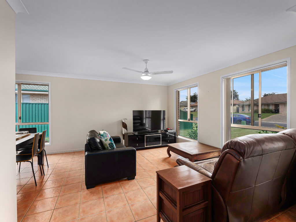 42 Banksia Drive, Raceview, QLD 4305