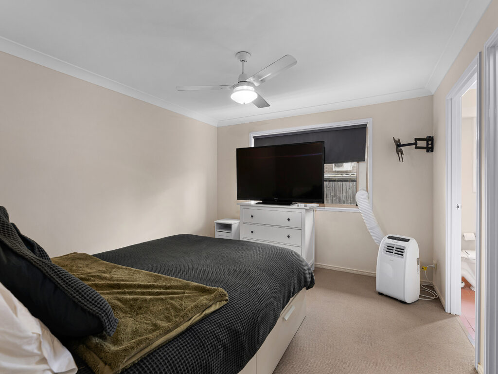 42 Banksia Drive, Raceview, QLD 4305