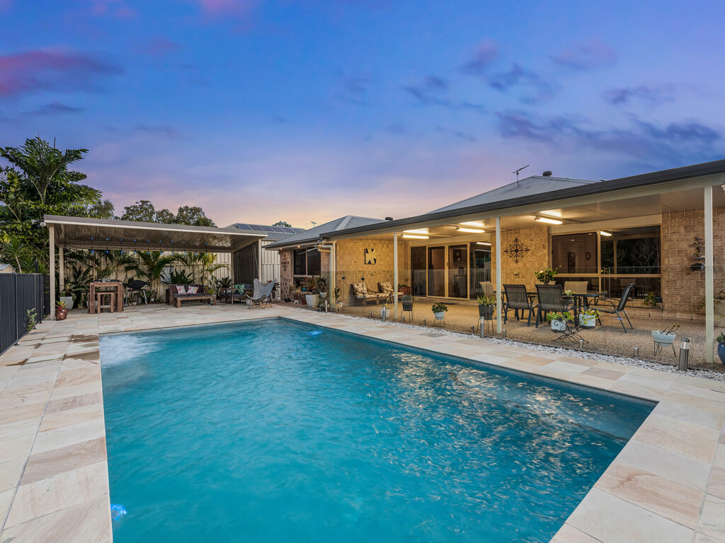 21 Lakeview Drive, Deebing Heights, QLD 4306