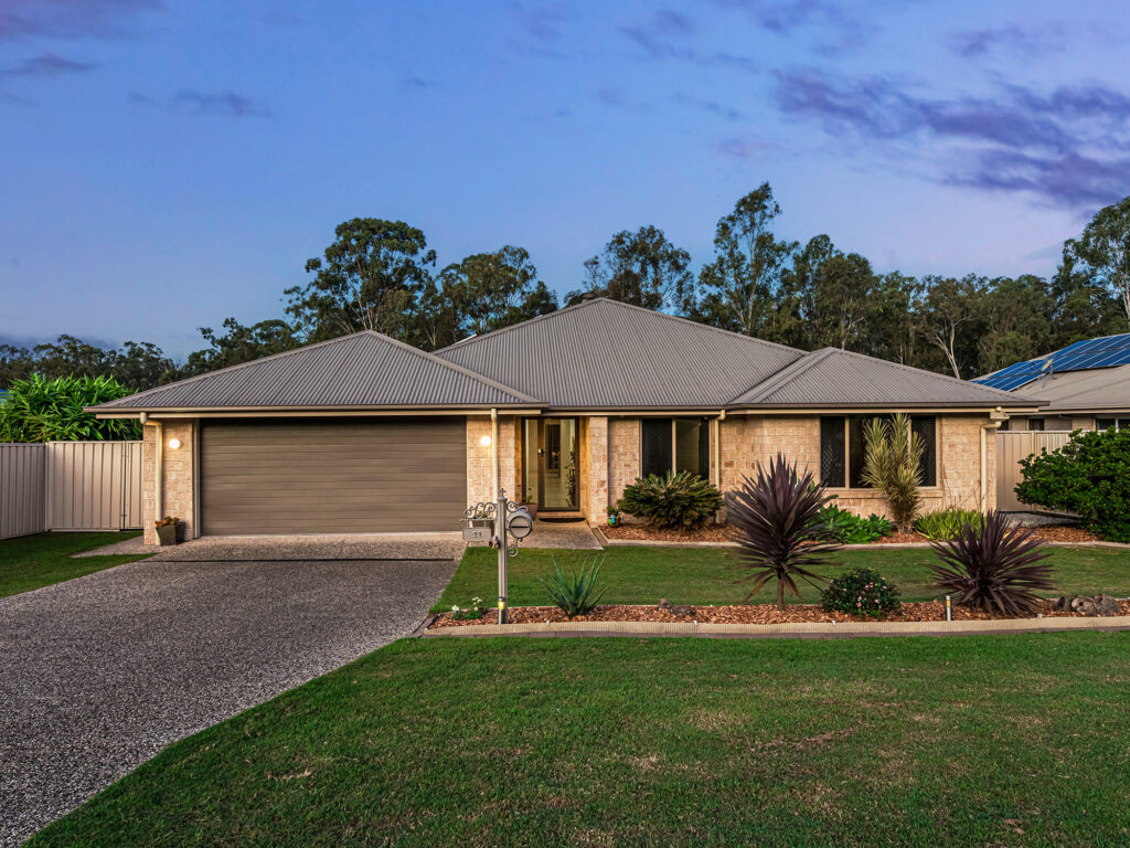 21 Lakeview Drive, Deebing Heights, QLD 4306