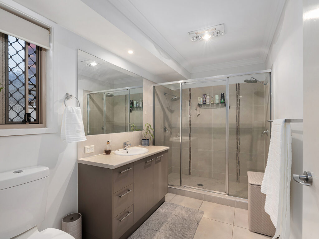 21 Lakeview Drive, Deebing Heights, QLD 4306