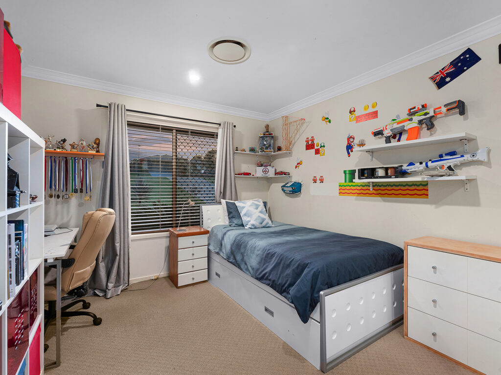 21 Lakeview Drive, Deebing Heights, QLD 4306