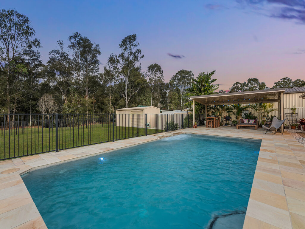 21 Lakeview Drive, Deebing Heights, QLD 4306