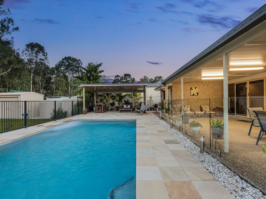 21 Lakeview Drive, Deebing Heights, QLD 4306