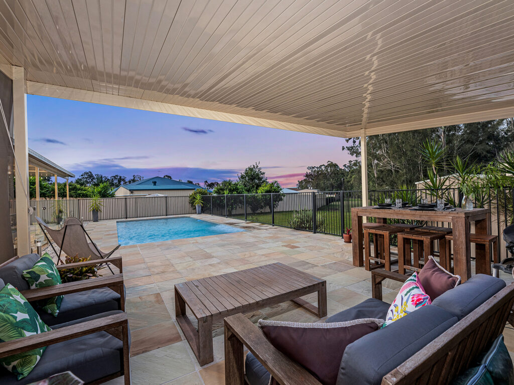 21 Lakeview Drive, Deebing Heights, QLD 4306